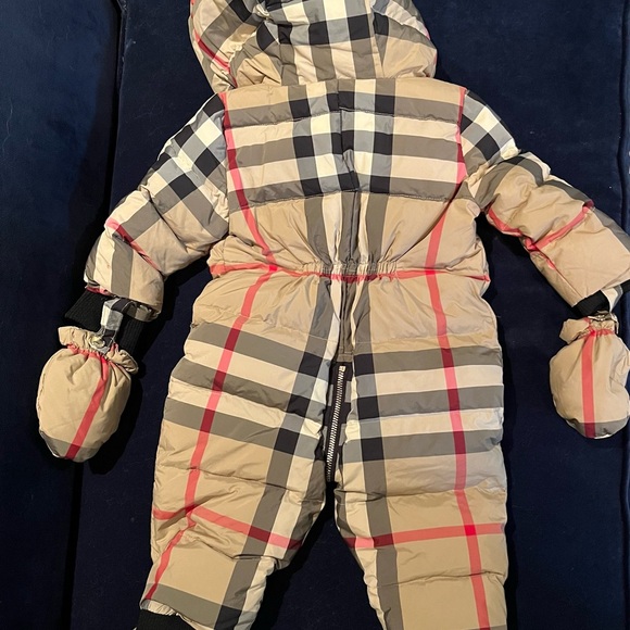 Burberry Kids Puffer Jacket - Beige, Black, Red - Picture 7 of 10